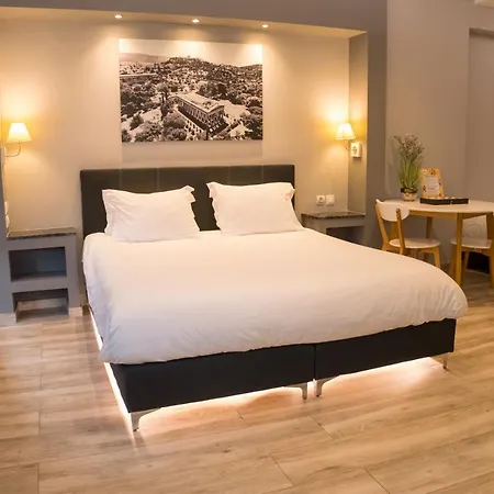 Connect Studios & Apartments-3