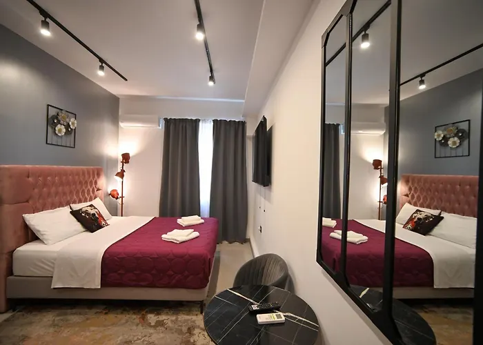 Aphrodite Suite By Zeussuites
